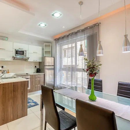 Appartement Lovely, Spacious 2br In The Centre Of By 360 Estates