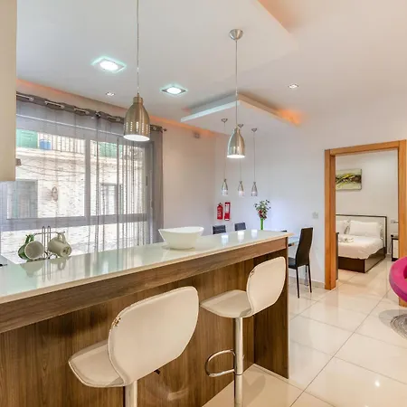 Appartement Lovely, Spacious 2br In The Centre Of By 360 Estates