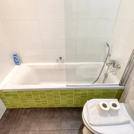 Lovely, Spacious 2br In The Centre Of By 360 Estates Апартаменты
