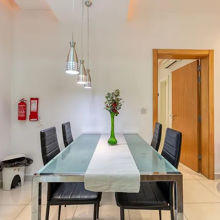 Lovely, Spacious 2br In The Centre Of By 360 Estates Апартаменты