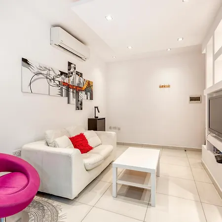 Lovely, Spacious 2br In The Centre Of By 360 Estates Апартаменты *